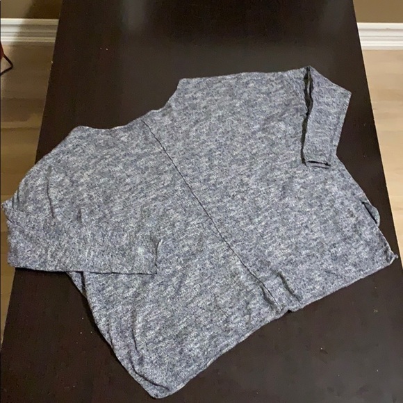 Ladies Zara knit long sleeve shirt - Picture 4 of 4
